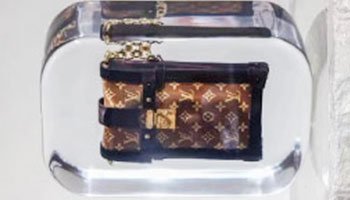 Crystal glue embedded