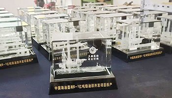 Crystal laser engraving