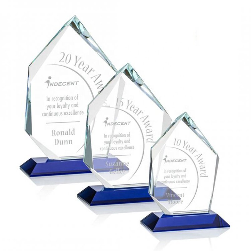custom glass trophies​ 04
