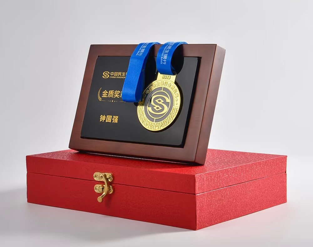 Marathon medallion 43-3