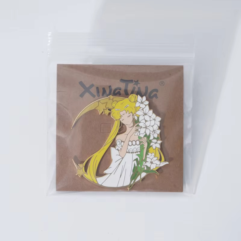Sailor Moon badge 63-6