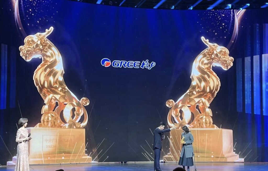custom award trophies 24