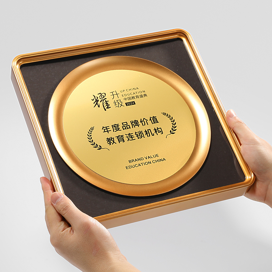 golden plate awards​ 3-5