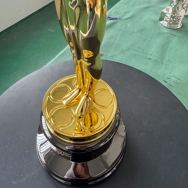 oscar trophy replica​1