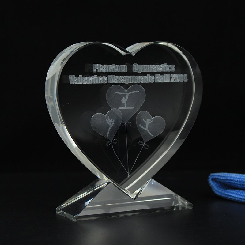 Crystal Heart trophy 03
