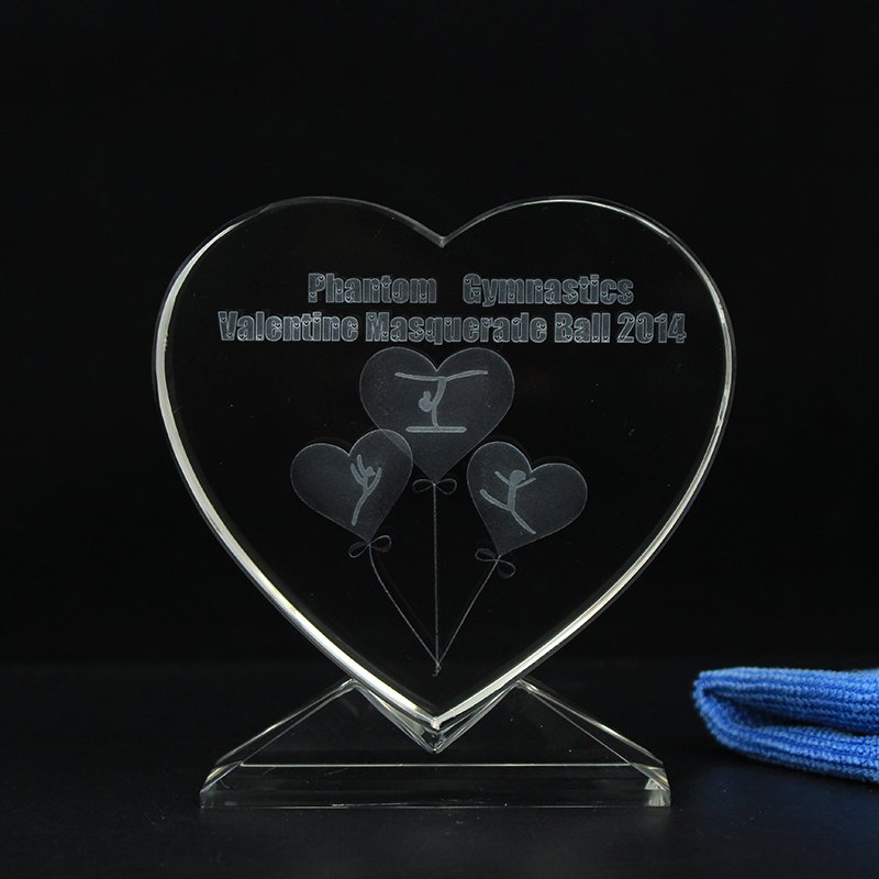 Crystal Heart trophy 04