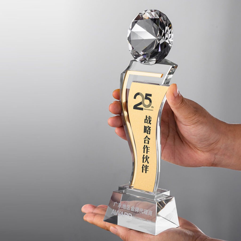 White crystal trophy 05