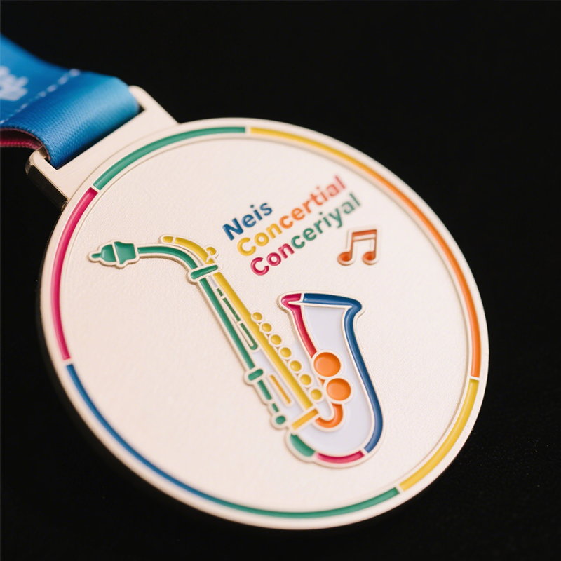 Metal Saxophone Medal3