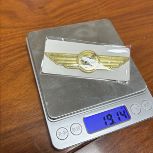 Qatar Airways metal badges4