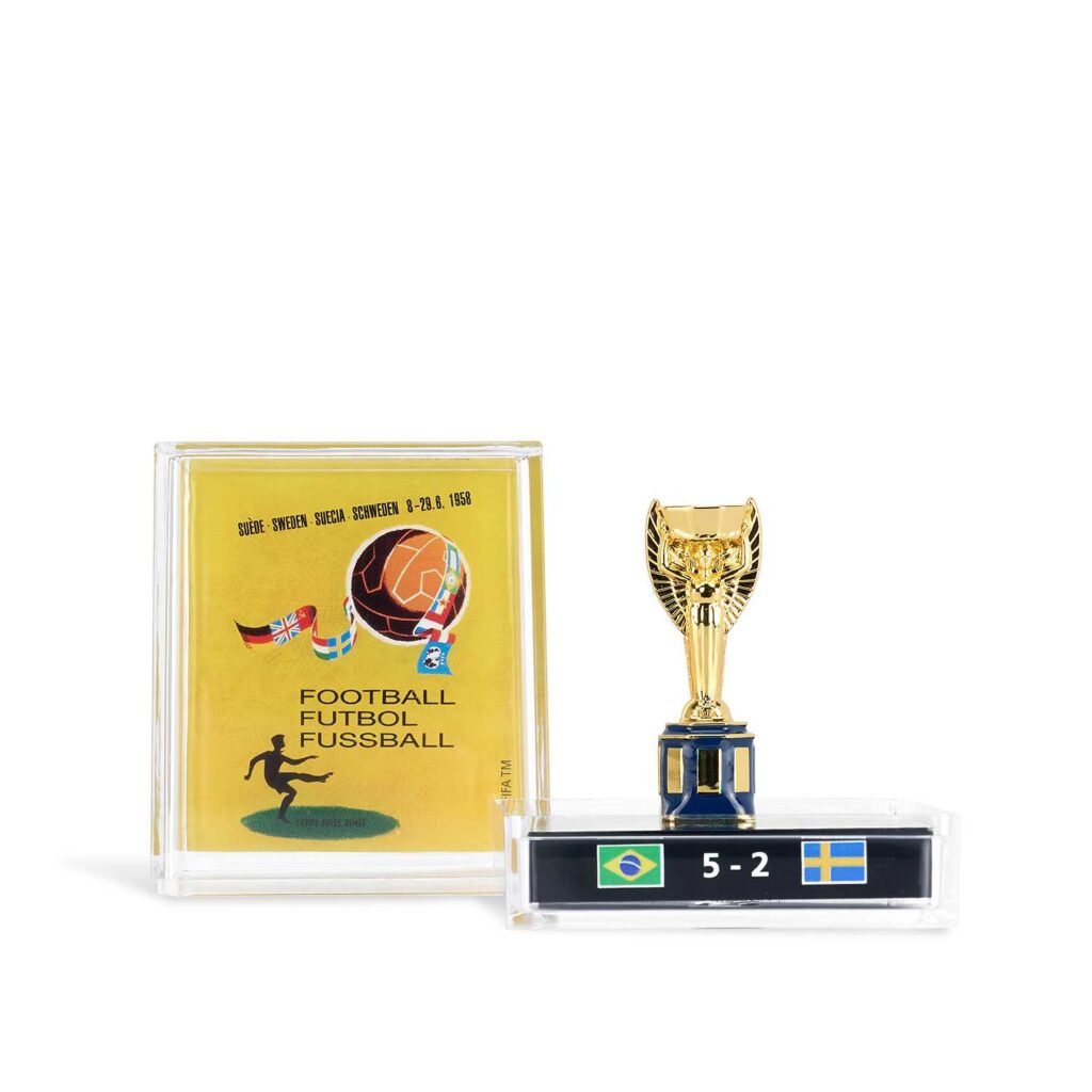Rimet Trophy 02