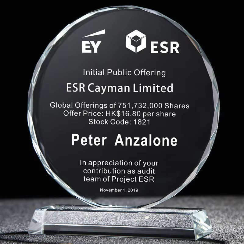 Round glass awards-06