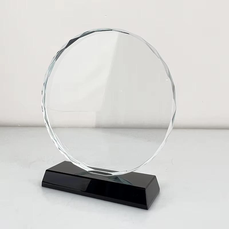 Round glass awards-07