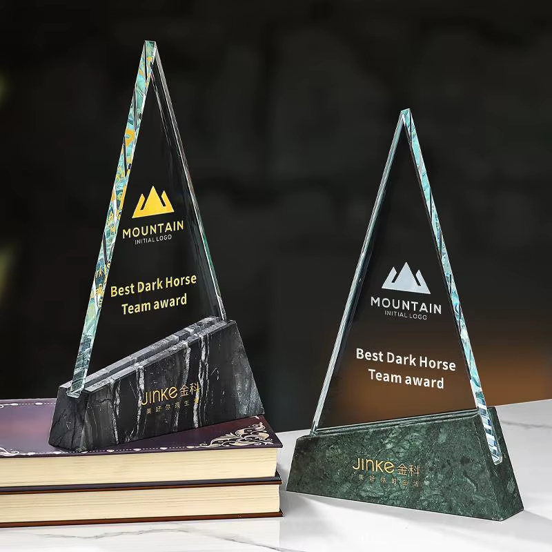 Triangular marble trophy-03