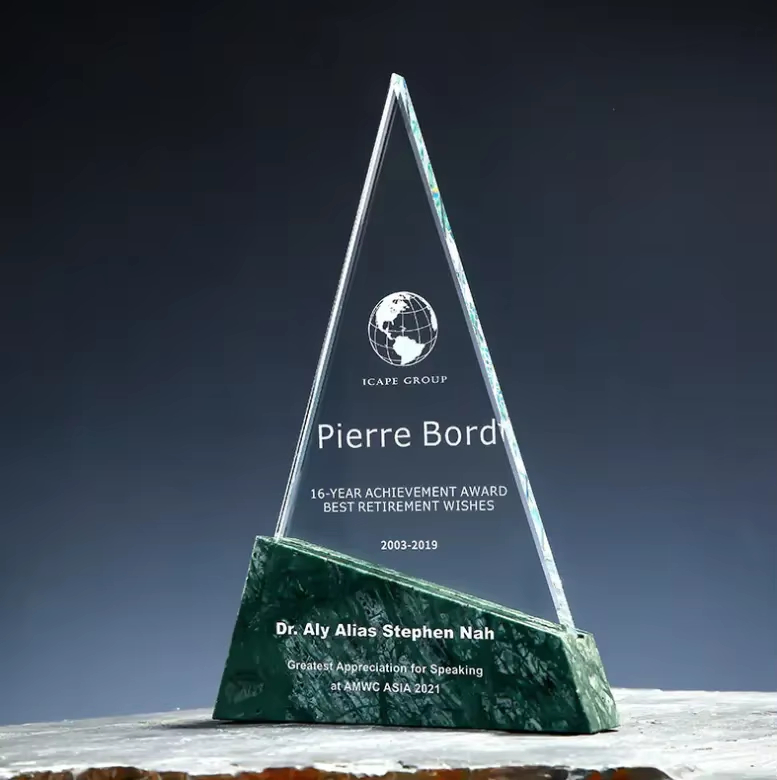 Triangular marble trophy-07