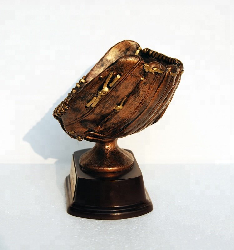 baseball mitt trophy 7-2