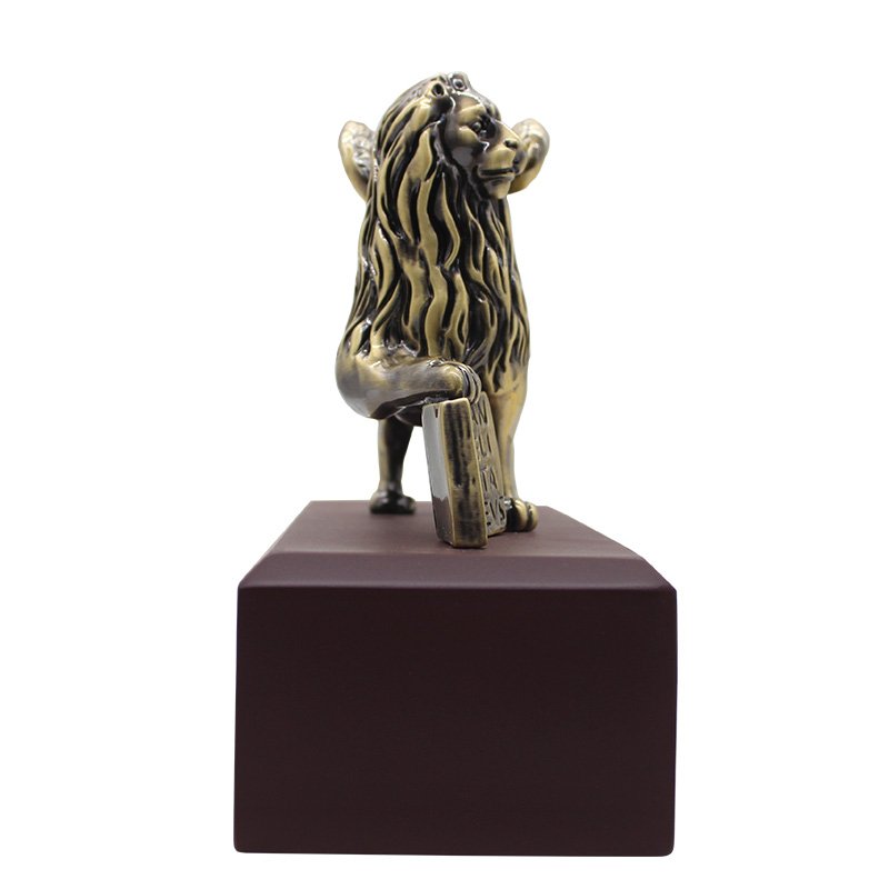 custom Lion ornament awards 21-3