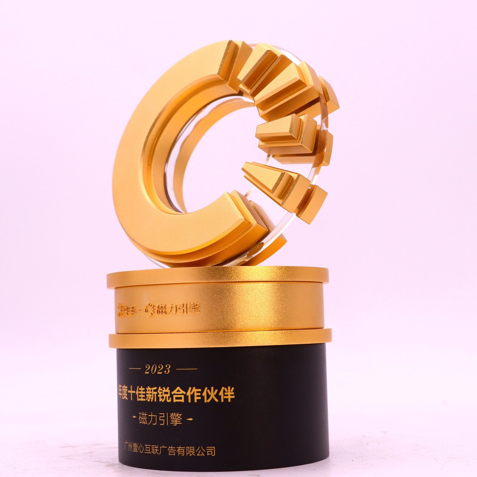 custom metal trophies​ Supplier-03