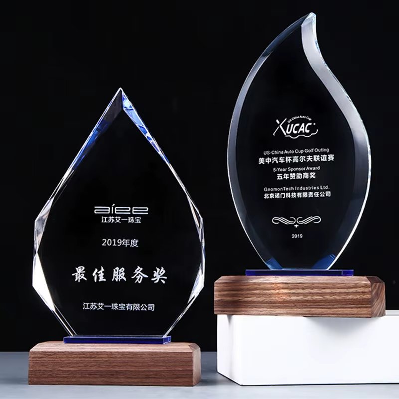 glass trophies and awards​-03