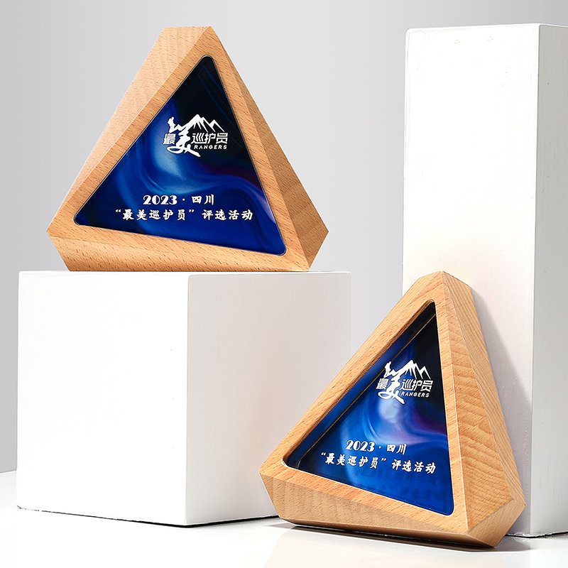 wood triangle Forest Trophy 04