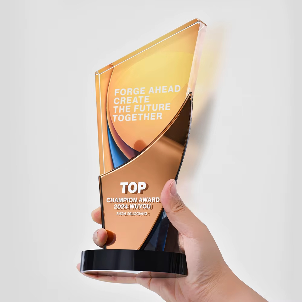 Annual top crystal trophy1