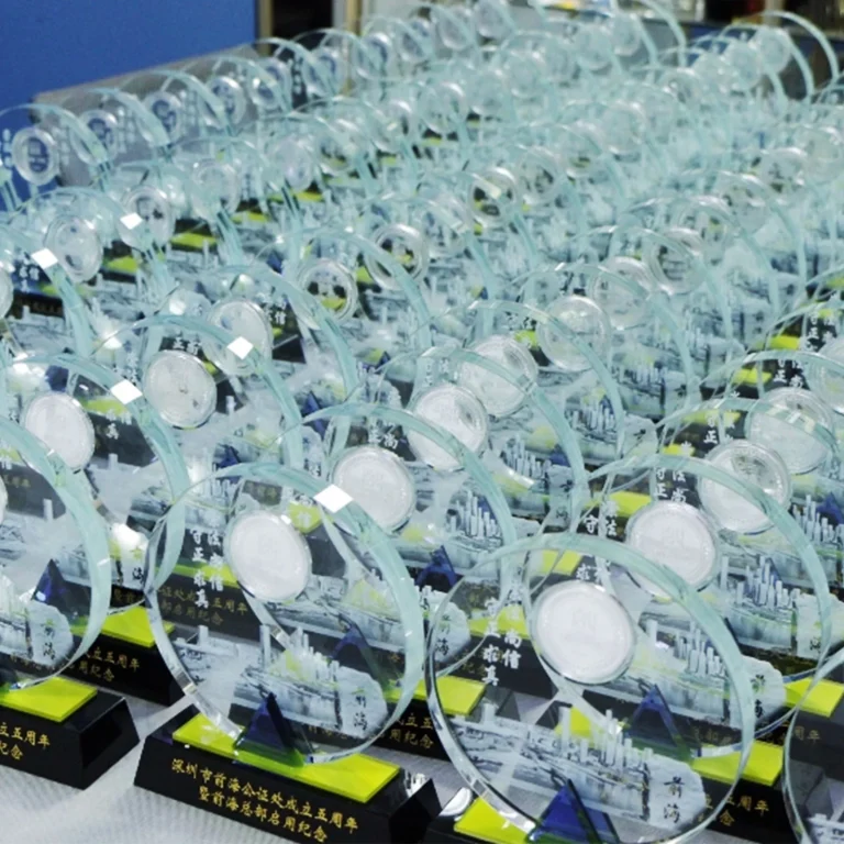 Crystal Trophy sarafu