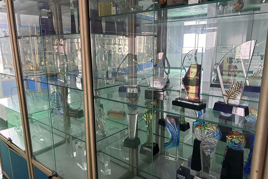 Crystal Trophy Custom 01