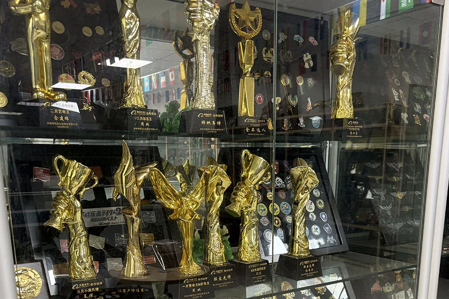 Custom Trophy Manufacturers