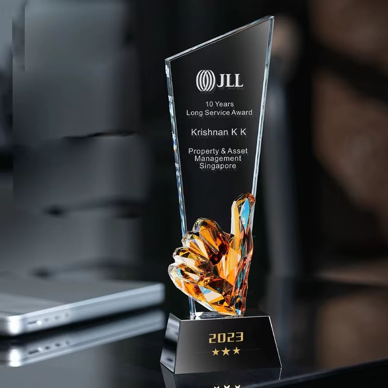 Excellent Service Trophy4