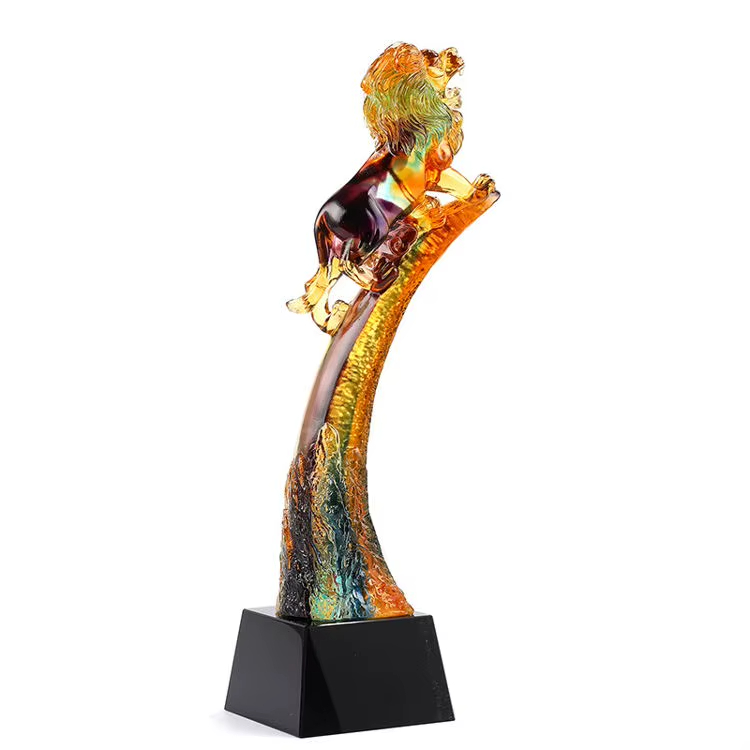 Lion glaze trophy-01