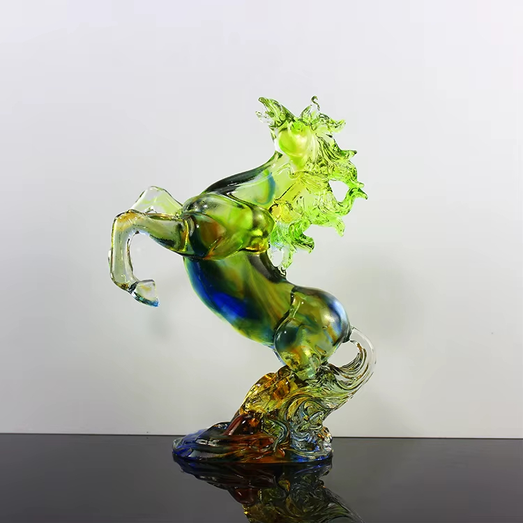 Liuli horse trophy1