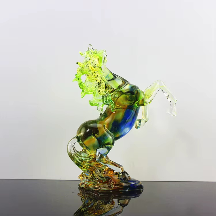 Liuli horse trophy2