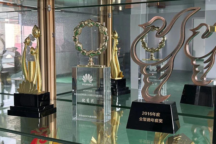 Metal Trophy 01