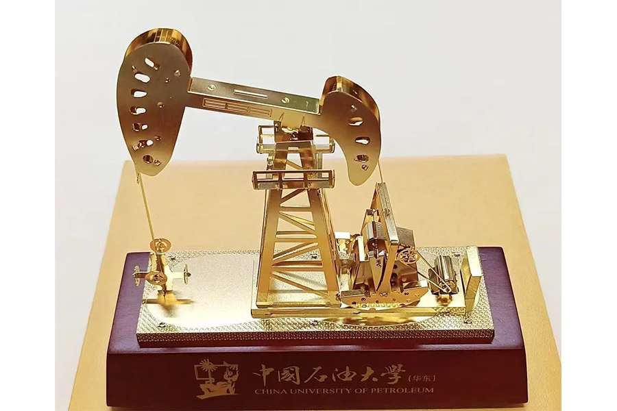 Oil well ornaments souvenirs custom