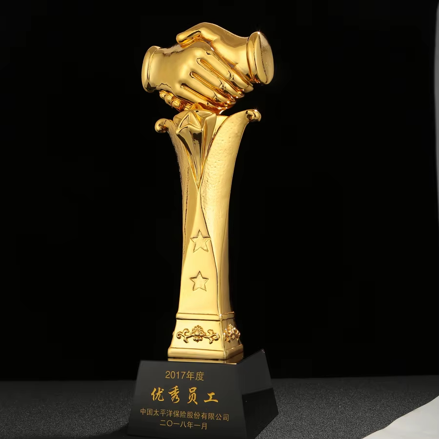 Outstanding employee handshake trophy3