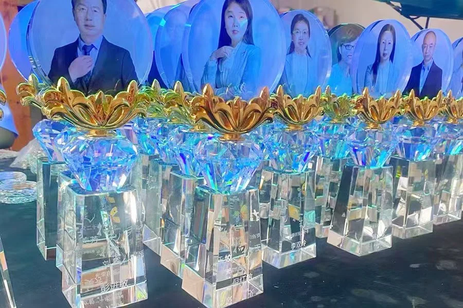 Photo crystal trophy