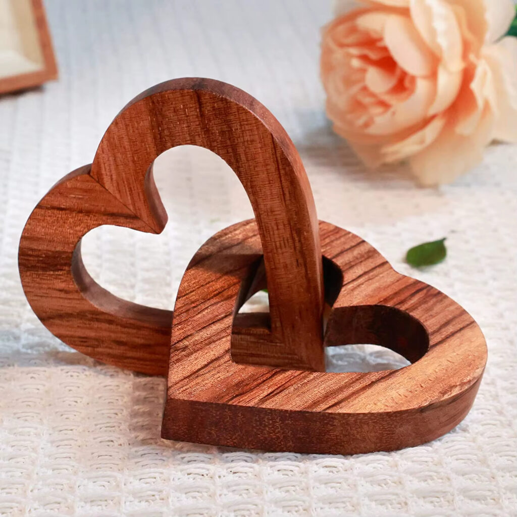 Wooden heart decorations1