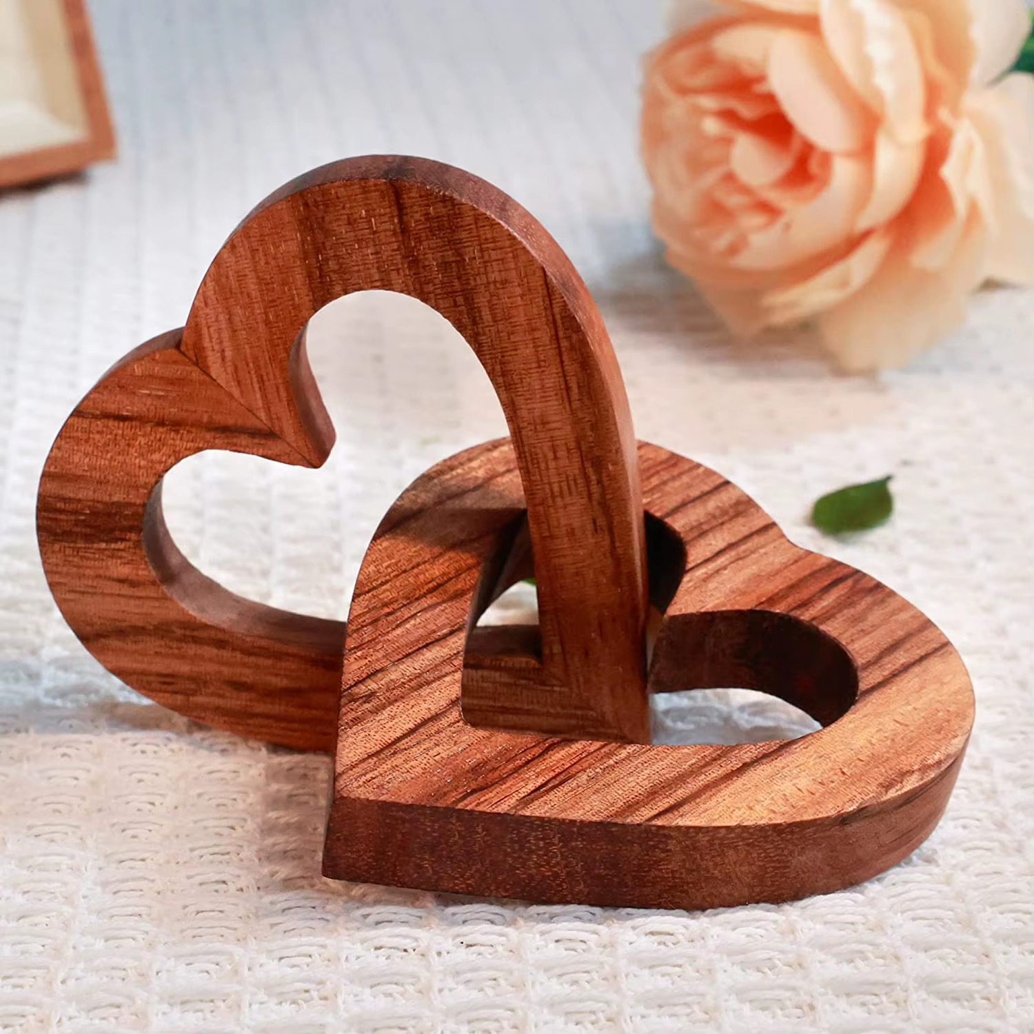 Wooden heart decorations1