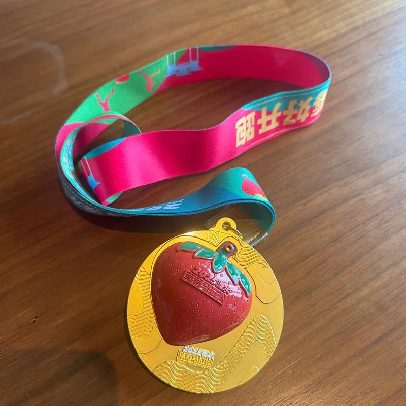 Strawberry Fridge Magnet Medal3