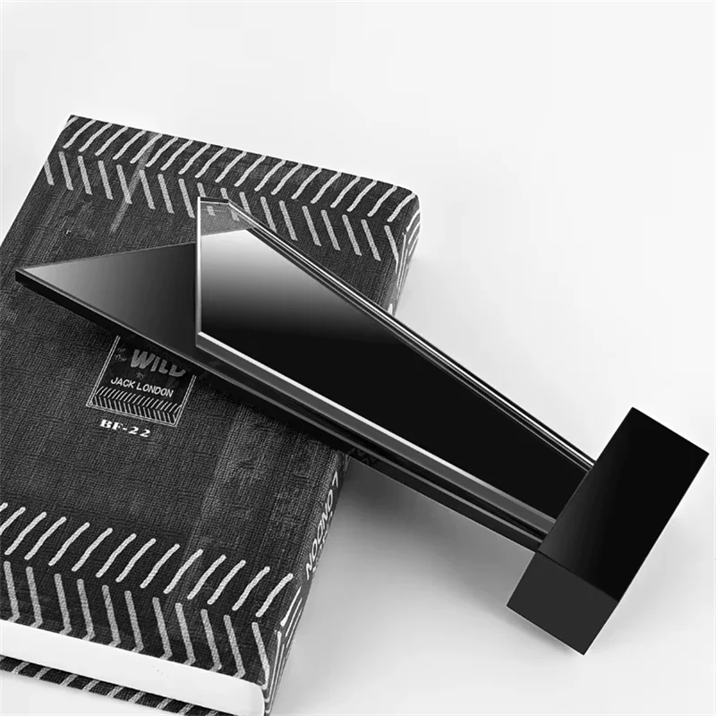 Blade-shaped black crystal trophy4