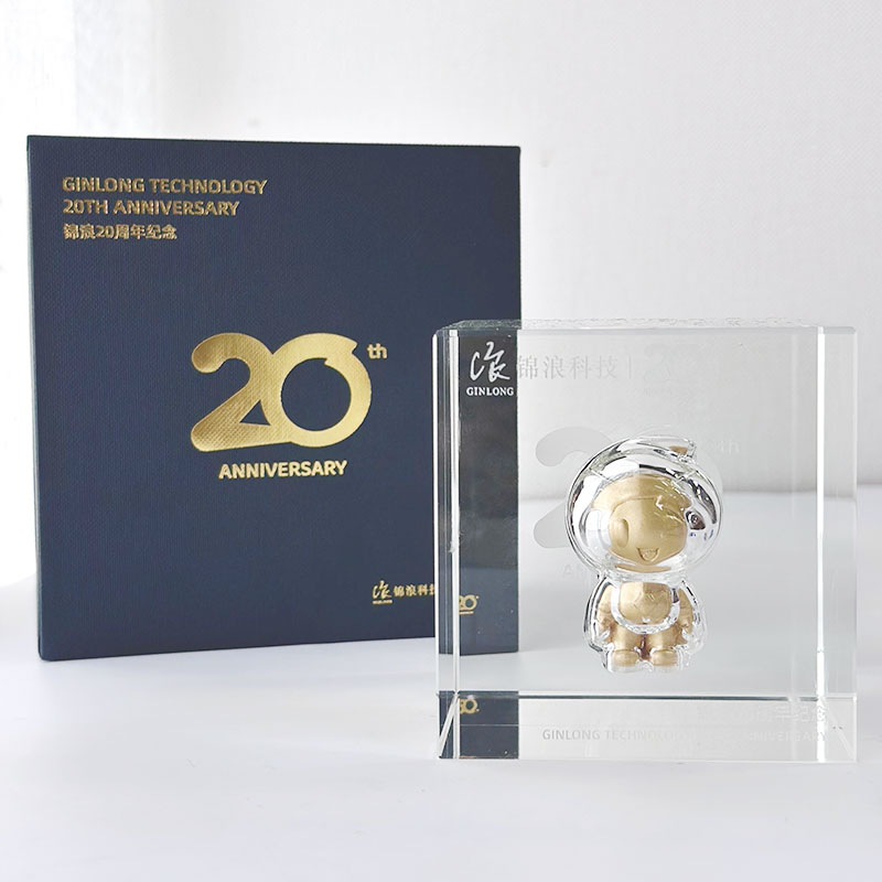 Crystal embedded figurine souvenirs1