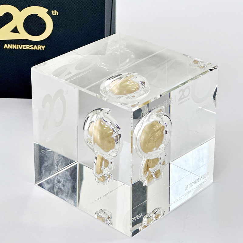 Crystal embedded figurine souvenirs3