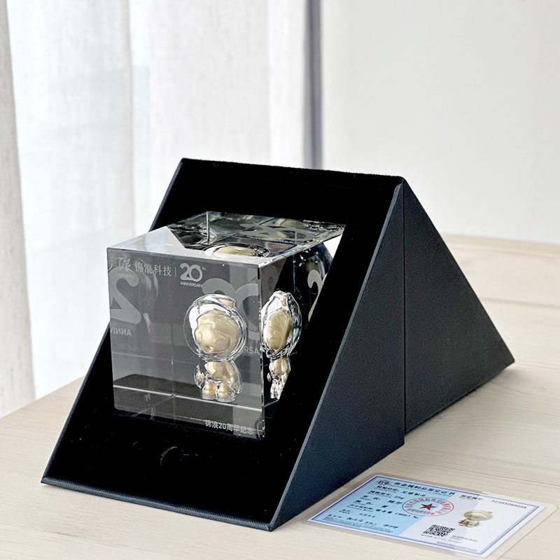 Crystal embedded figurine souvenirs4