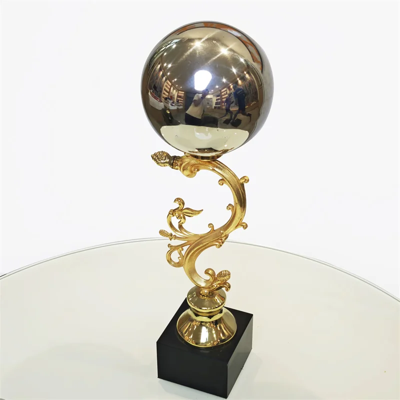 Die-cast special-shaped metal trophy2