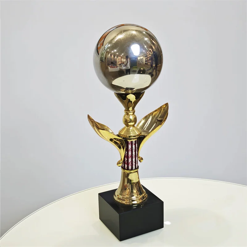 Die-cast special-shaped metal trophy3