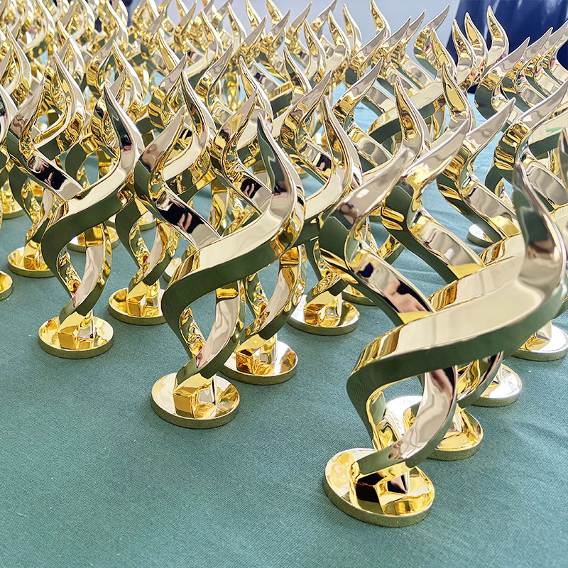 Little Giant Golden Bull Award1