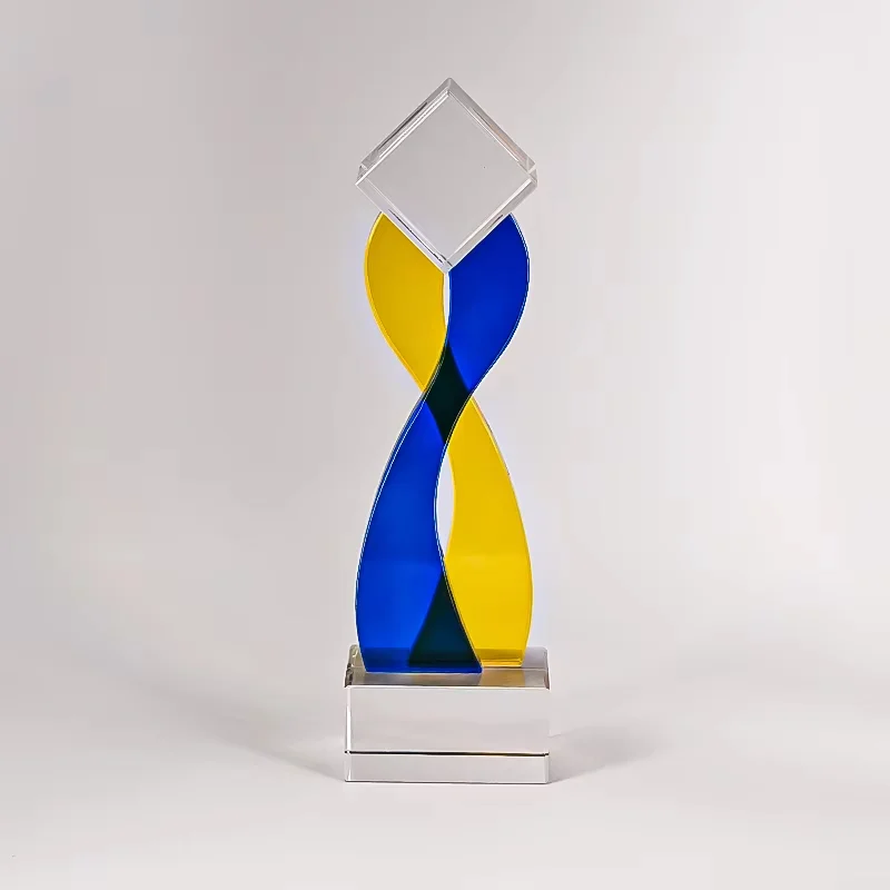Two-tone glass trophy4