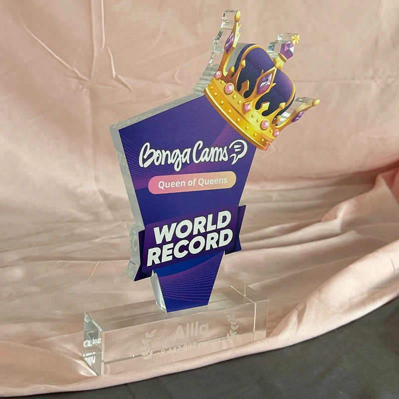 Queen's Crystal Award - Trophy Medal Badge Commemorative Coin Keychain Fridge Magnet Ornament Model Design wholesale custom supplier Queen's Crown Crystal Award1