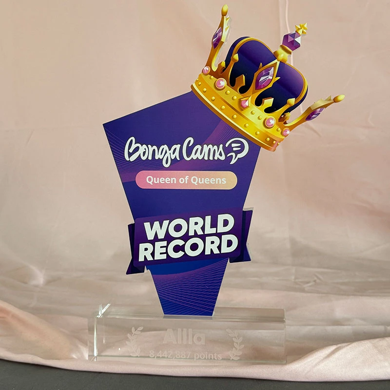 Queen's Crown Crystal Award2