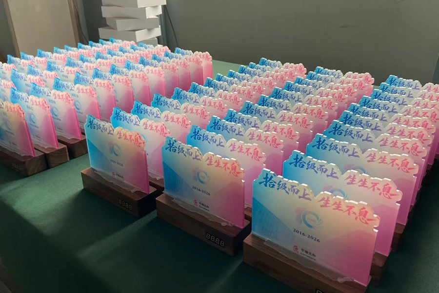 LED Acrylic Trophy with Wooden Base1