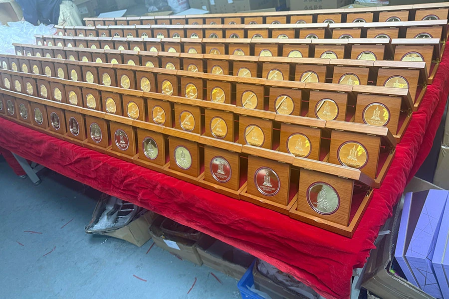 Custom Commemorative Coin with Wooden Box